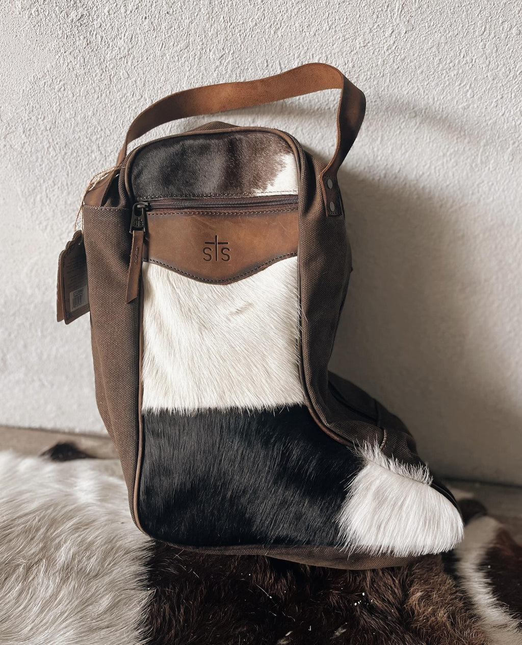 STS Ranch Cowhide Bootbag